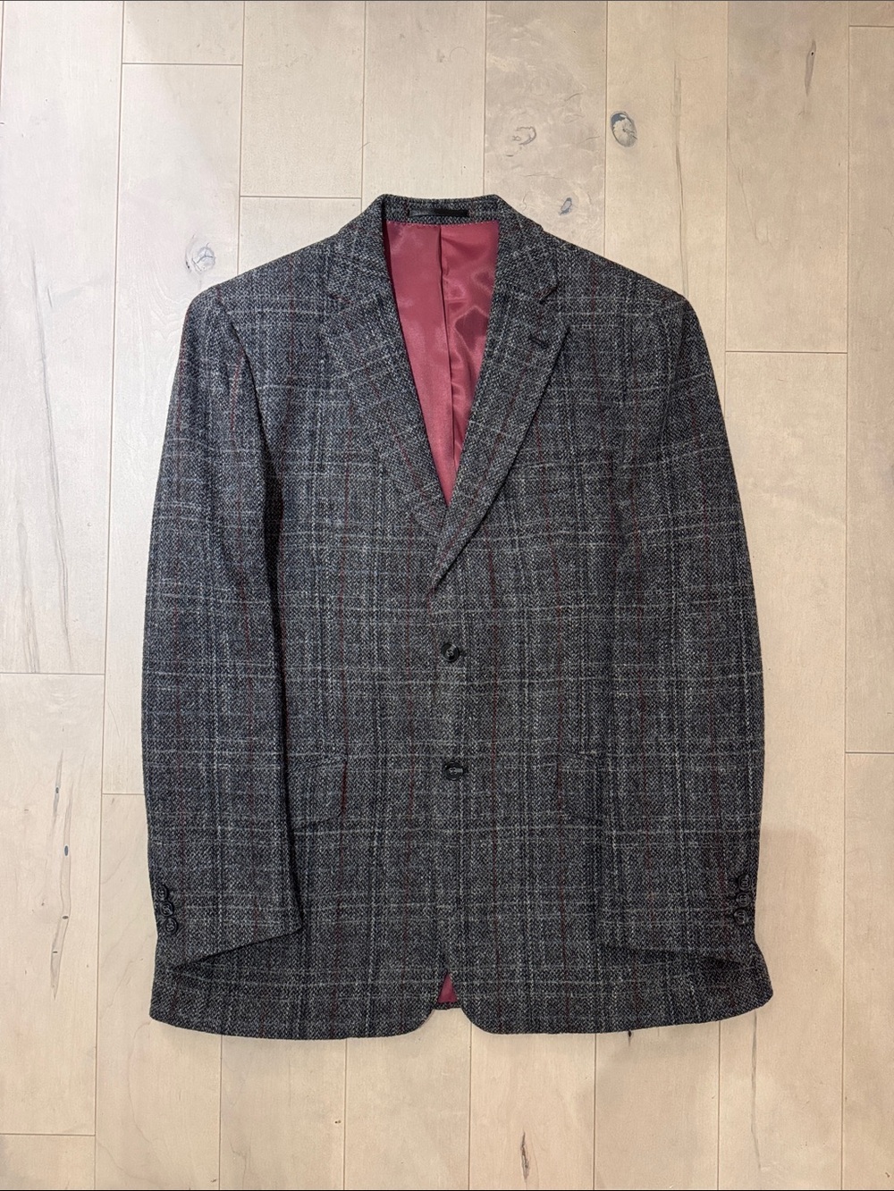 Men's Harris Tweed Gray Wool Sport Coat with Burgundy Lining, 42R